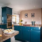 Appartement Stunning Grade 2 Listed With Parking And Hot Tub *