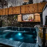 Stunning Grade 2 Listed With Parking And Hot Tub *