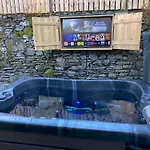 Stunning Grade 2 Listed With Parking And Hot Tub * Bowness-on-Windermere