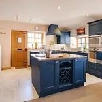 Stunning Grade 2 Listed With Parking And Hot Tub *