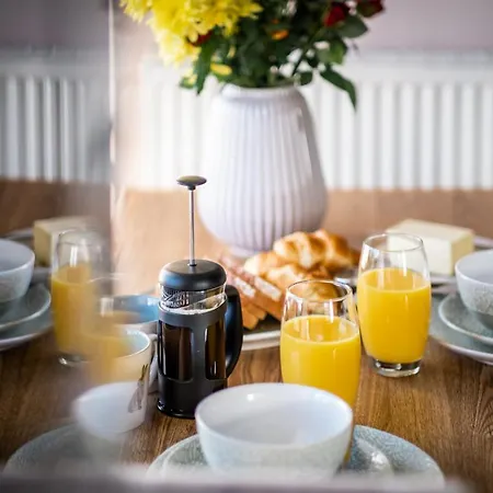 Stunning Grade 2 Listed With Parking And Hot Tub *