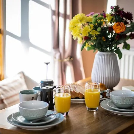 Apartment Stunning Grade 2 Listed With Parking And Hot Tub Bowness-on-Windermere