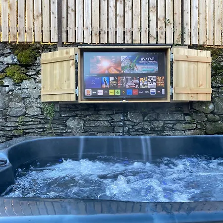 Apartment Stunning Grade 2 Listed With Parking And Hot Tub