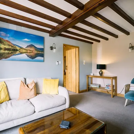 Stunning Grade 2 Listed With Parking And Hot Tub *