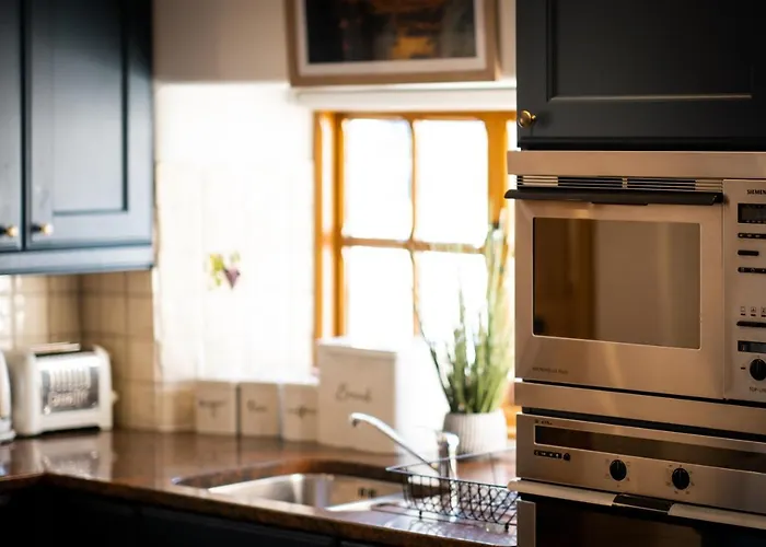 Stunning Grade 2 Listed With Parking And Hot Tub 鲍内斯温德米尔