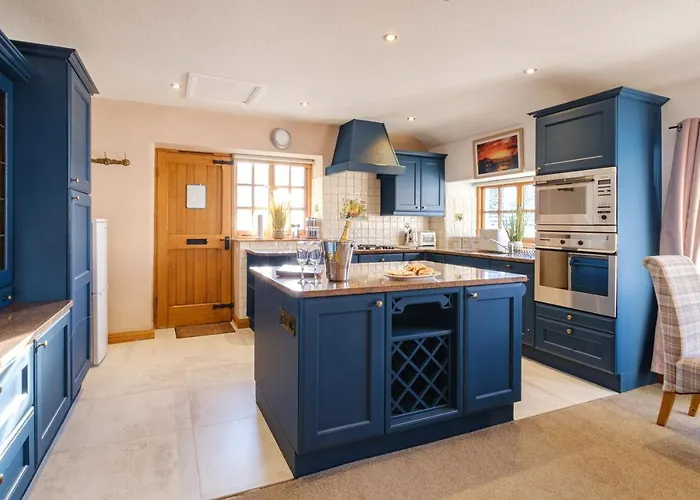 Stunning Grade 2 Listed With Parking And Hot Tub *