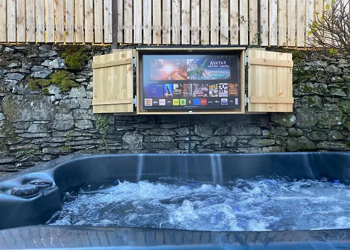 Apartment Stunning Grade 2 Listed With Parking And Hot Tub