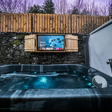 شقة Stunning Grade 2 Listed With Parking And Hot Tub باونيس أون وينديرمير